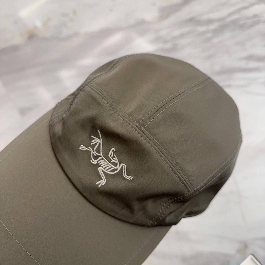 

始祖鸟 新款高版本棒球帽，大牌同步，超好搭配，出货！