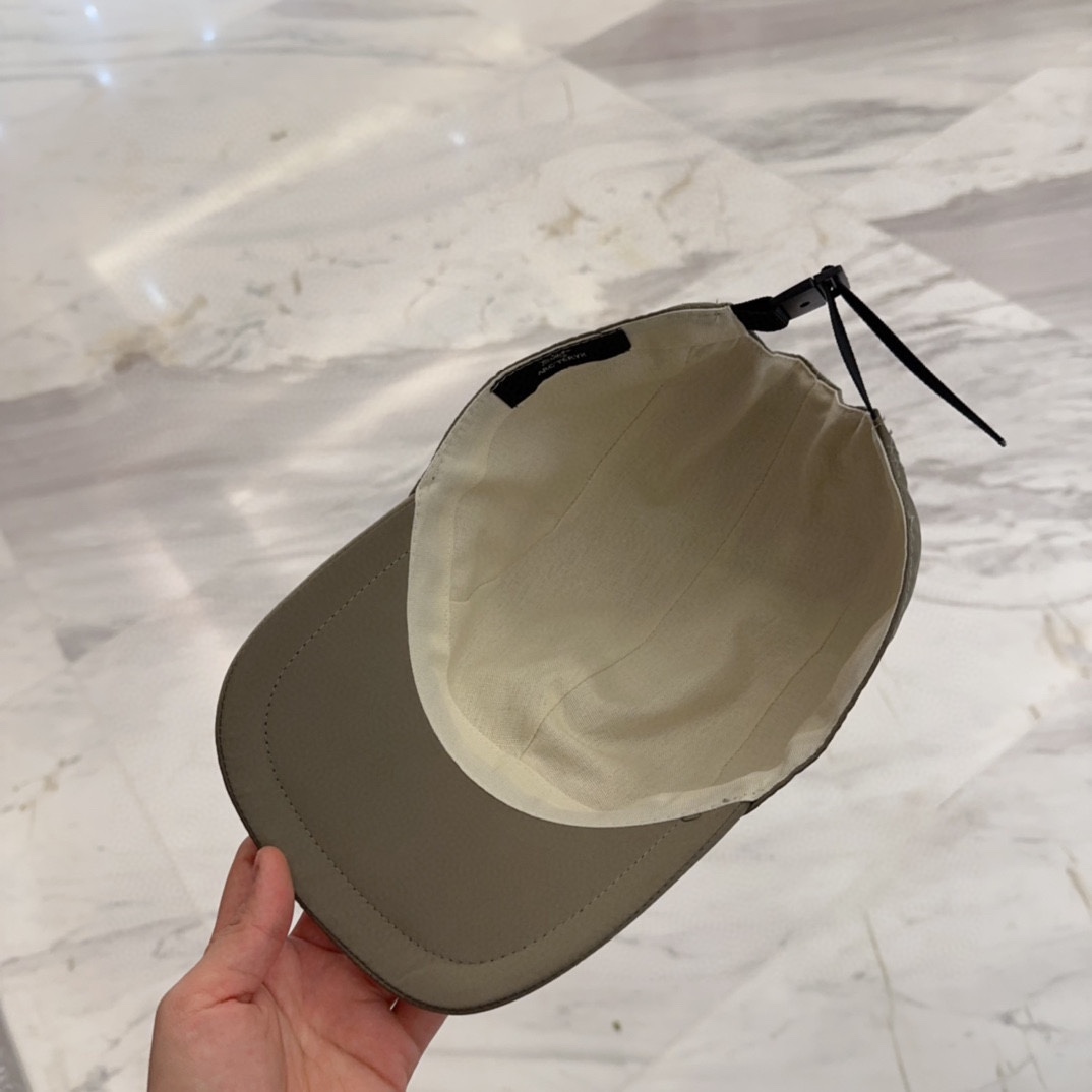 

始祖鸟 新款高版本棒球帽，大牌同步，超好搭配，出货！