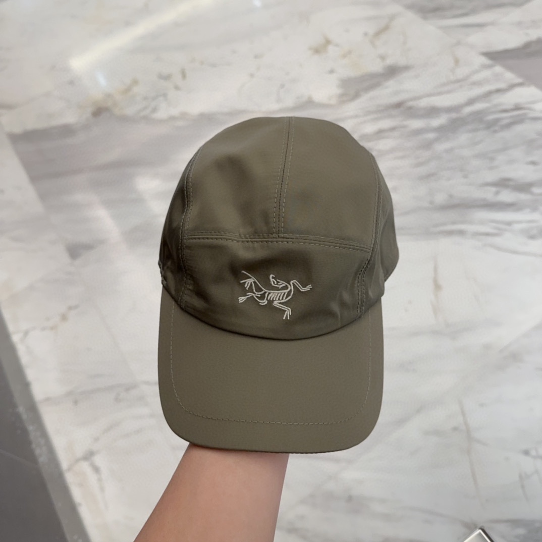 

始祖鸟 新款高版本棒球帽，大牌同步，超好搭配，出货！