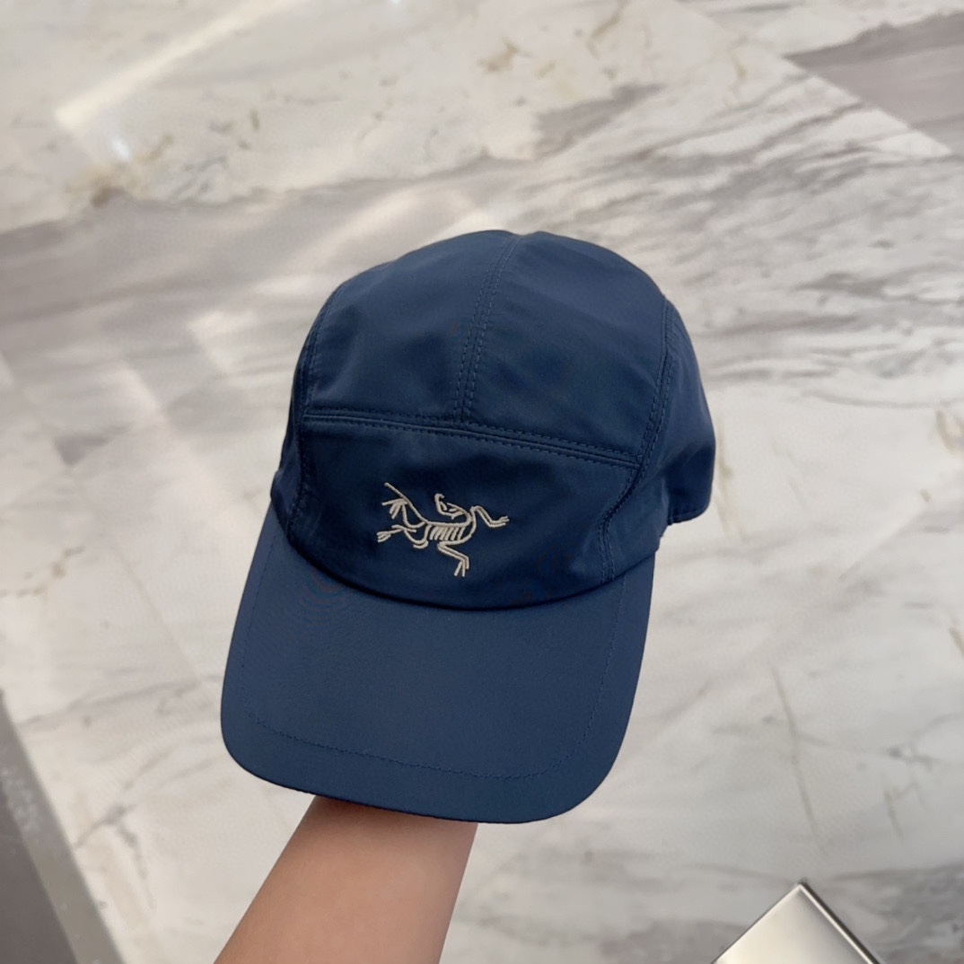 

始祖鸟 新款高版本棒球帽，大牌同步，超好搭配，出货！