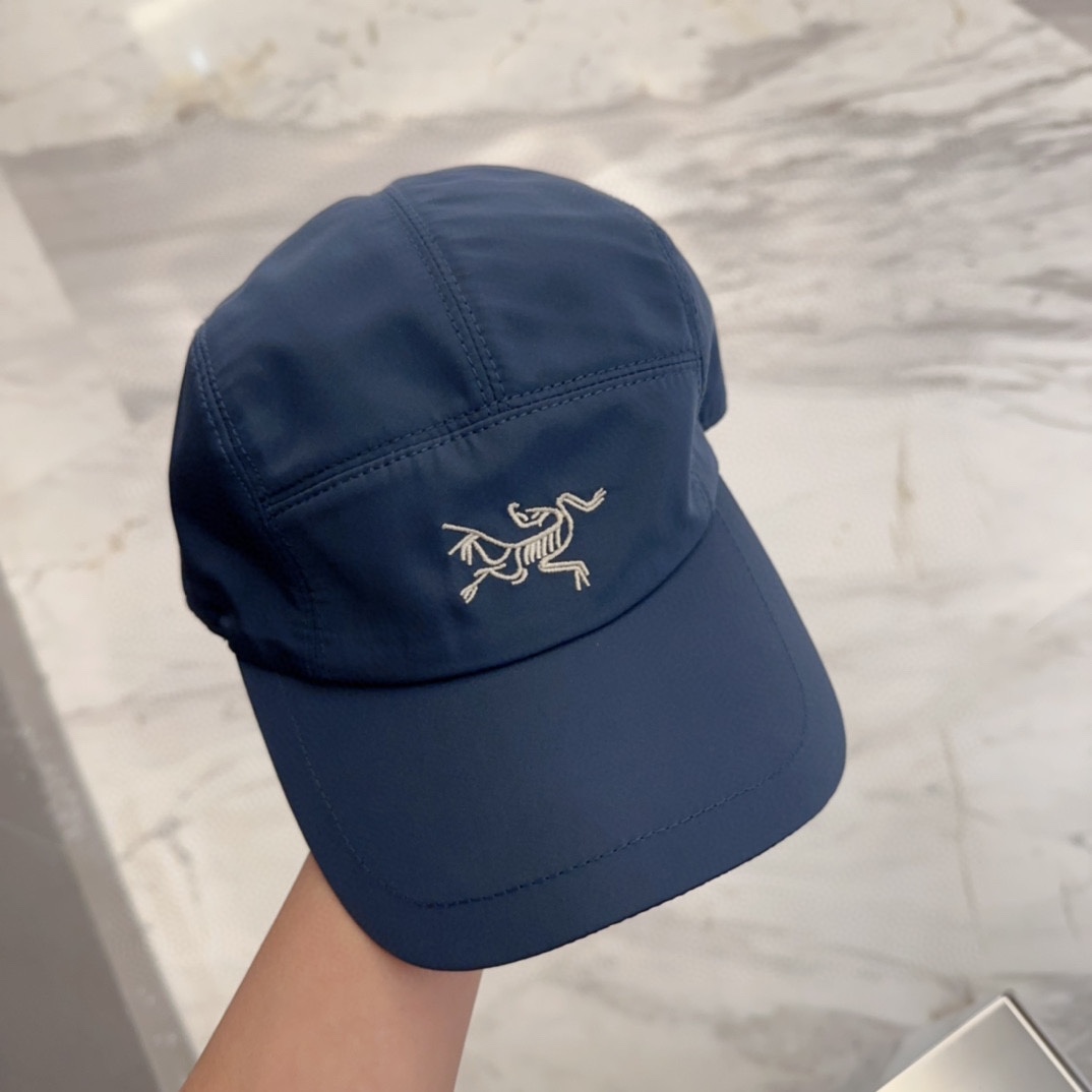 

始祖鸟 新款高版本棒球帽，大牌同步，超好搭配，出货！