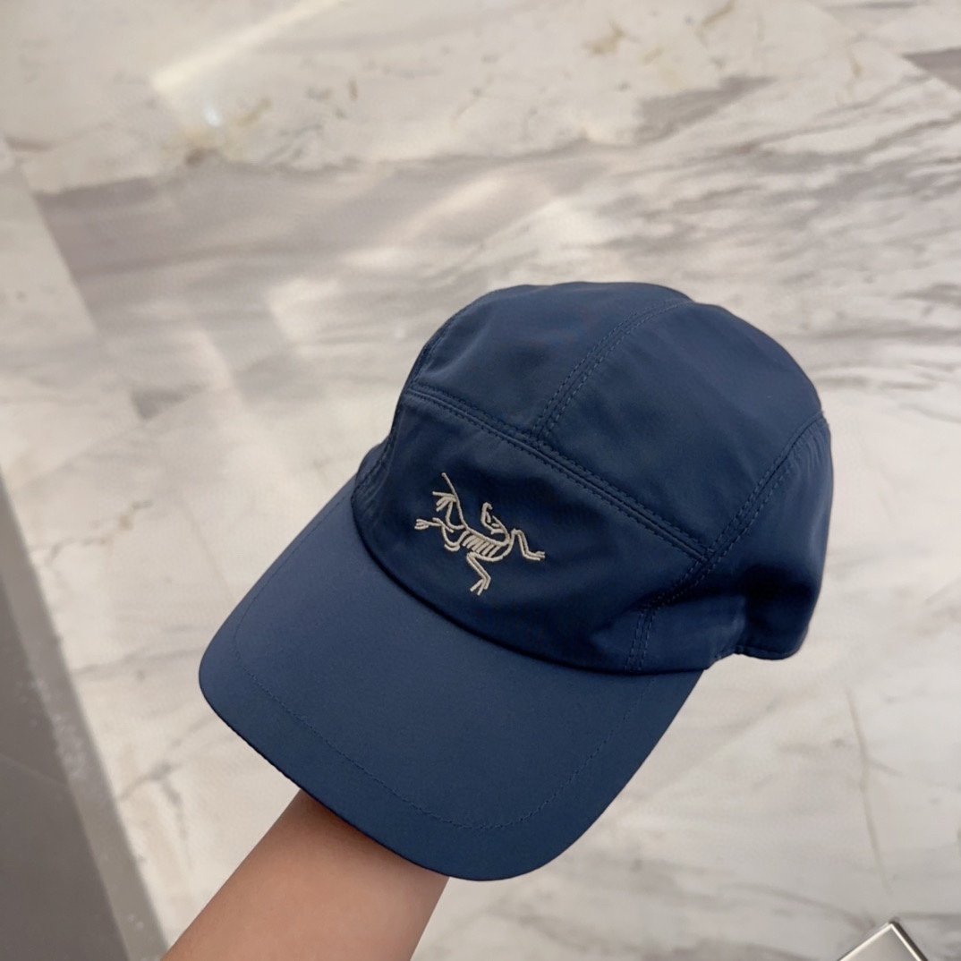 

始祖鸟 新款高版本棒球帽，大牌同步，超好搭配，出货！