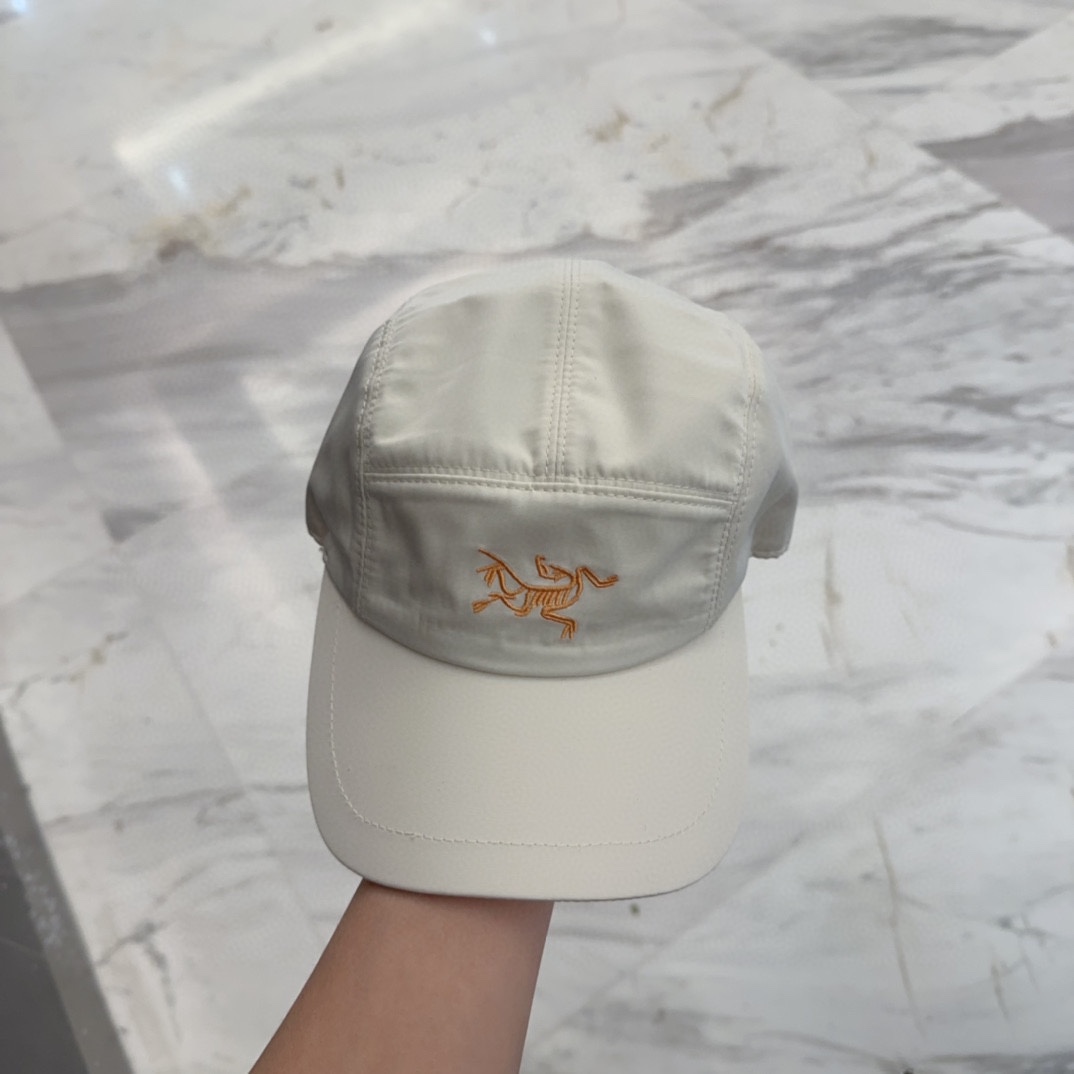 

始祖鸟 新款高版本棒球帽，大牌同步，超好搭配，出货！