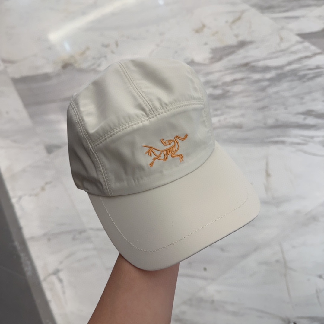 

始祖鸟 新款高版本棒球帽，大牌同步，超好搭配，出货！