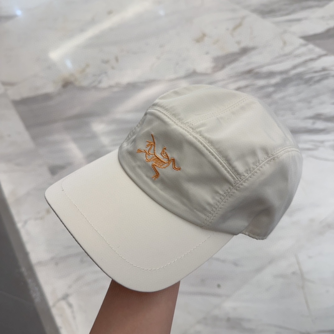 

始祖鸟 新款高版本棒球帽，大牌同步，超好搭配，出货！