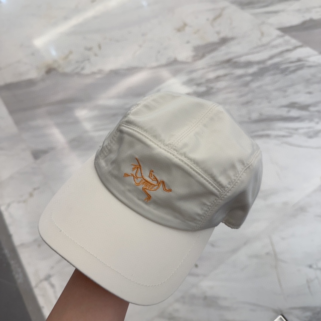 

始祖鸟 新款高版本棒球帽，大牌同步，超好搭配，出货！