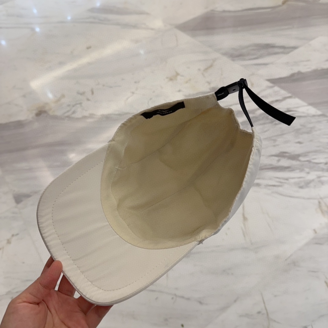 

始祖鸟 新款高版本棒球帽，大牌同步，超好搭配，出货！