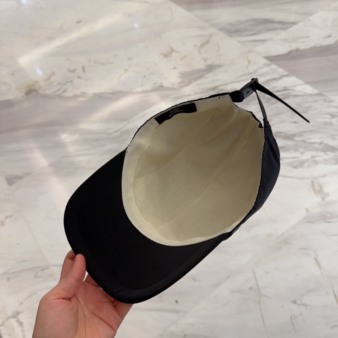 

始祖鸟 新款高版本棒球帽，大牌同步，超好搭配，出货！