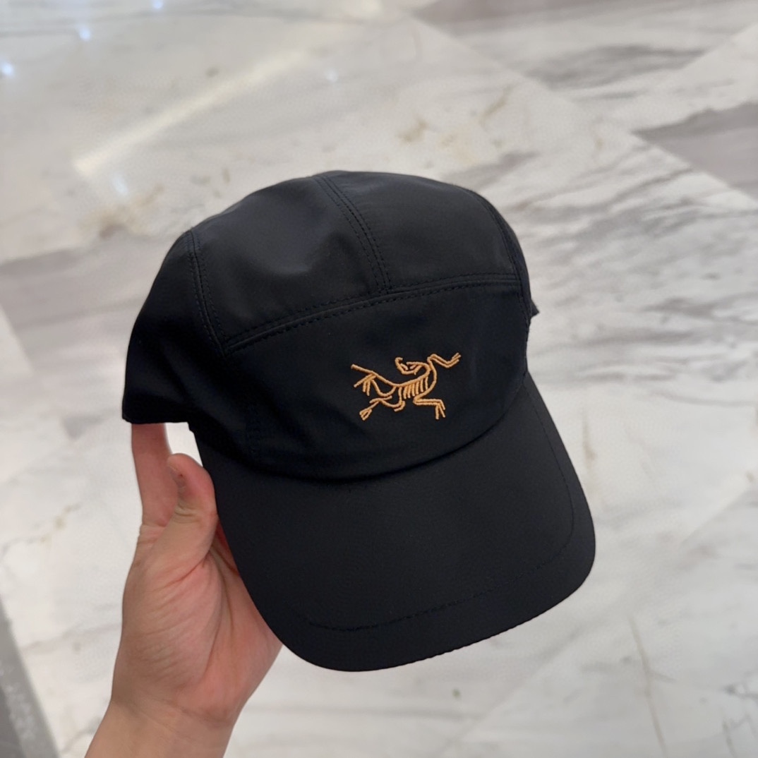 

始祖鸟 新款高版本棒球帽，大牌同步，超好搭配，出货！