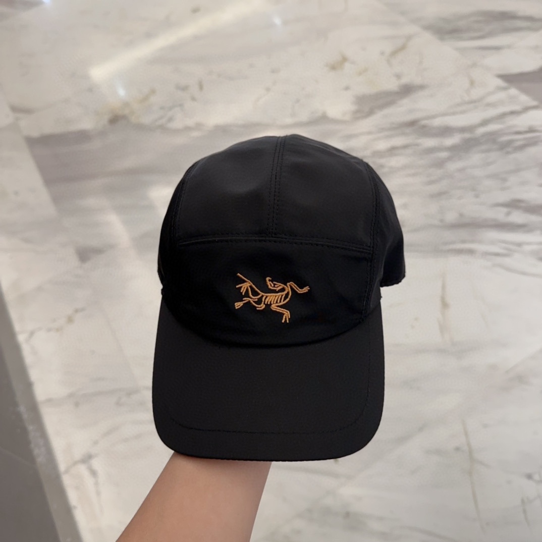 

始祖鸟 新款高版本棒球帽，大牌同步，超好搭配，出货！