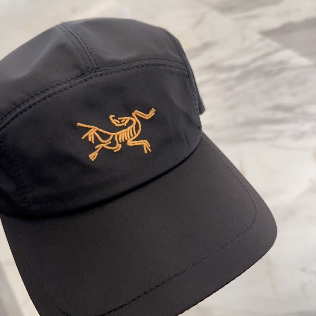 

始祖鸟 新款高版本棒球帽，大牌同步，超好搭配，出货！