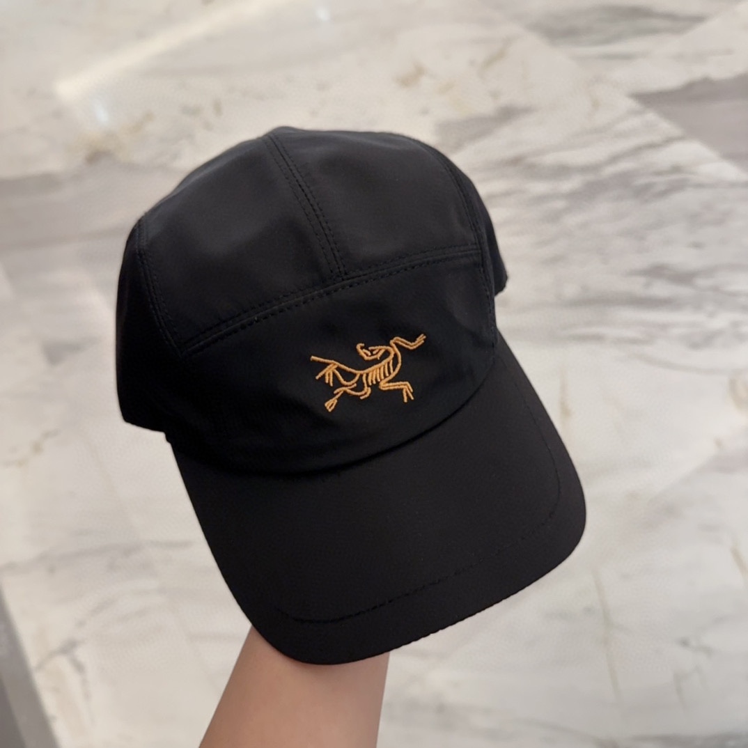 

始祖鸟 新款高版本棒球帽，大牌同步，超好搭配，出货！