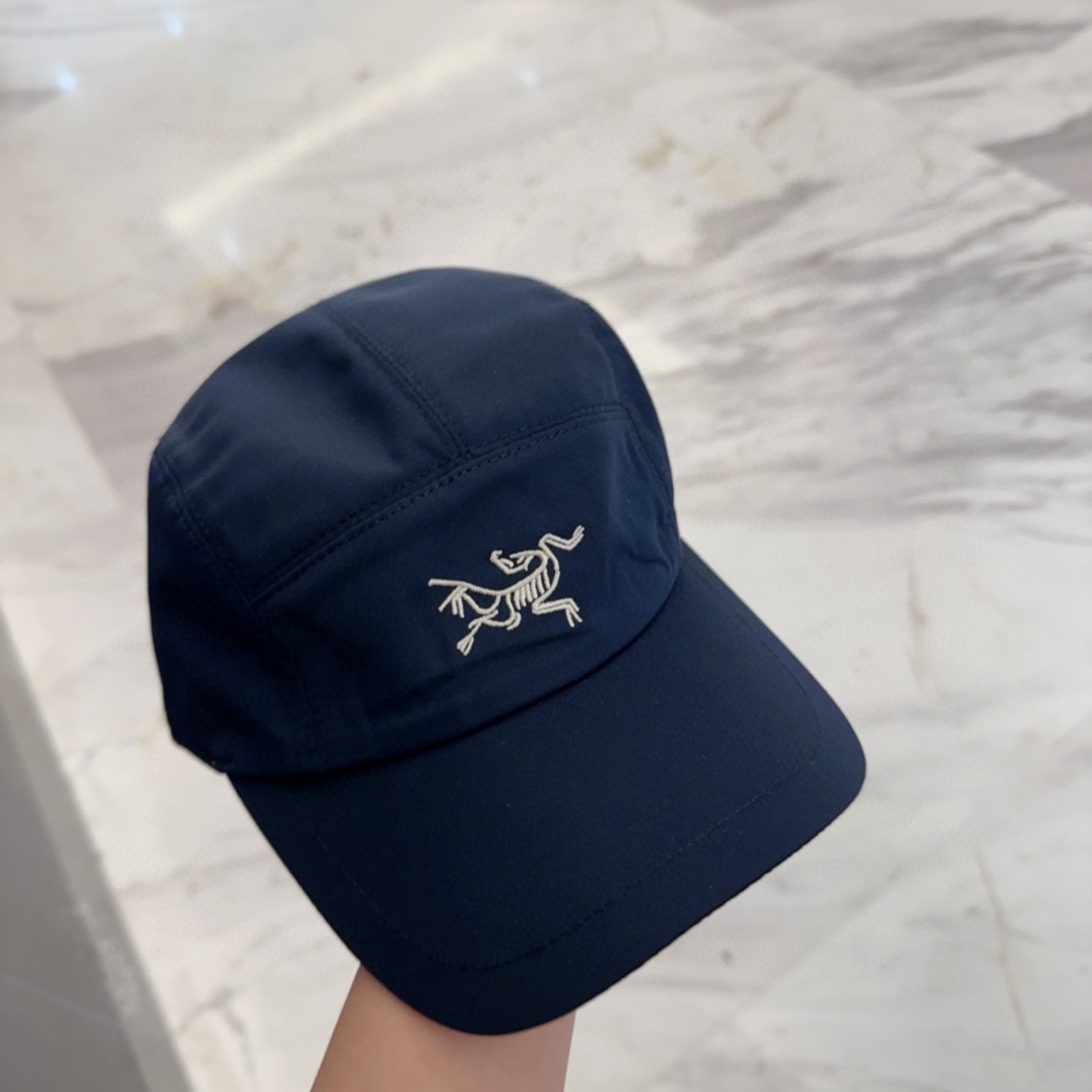 

始祖鸟 新款高版本棒球帽，大牌同步，超好搭配，出货！