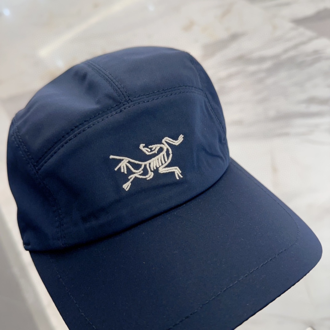 

始祖鸟 新款高版本棒球帽，大牌同步，超好搭配，出货！