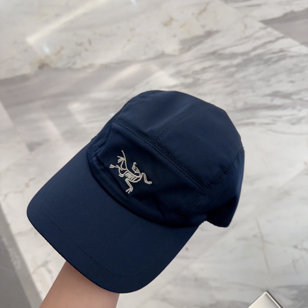 

始祖鸟 新款高版本棒球帽，大牌同步，超好搭配，出货！