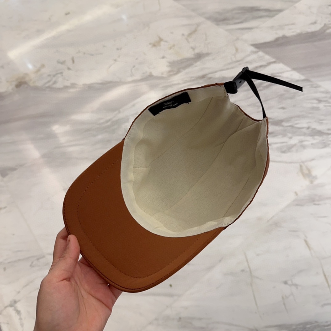 

始祖鸟 新款高版本棒球帽，大牌同步，超好搭配，出货！