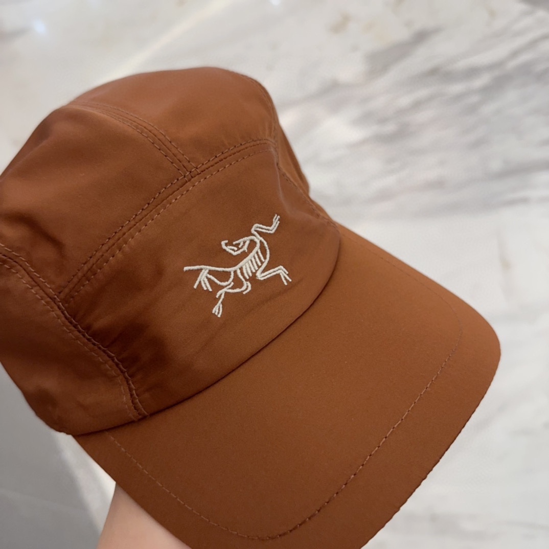 

始祖鸟 新款高版本棒球帽，大牌同步，超好搭配，出货！