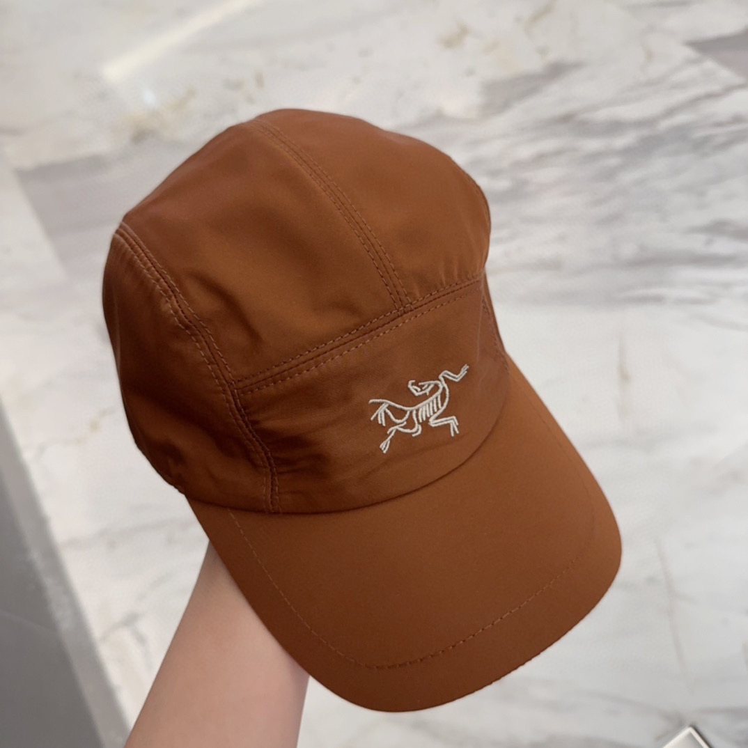 

始祖鸟 新款高版本棒球帽，大牌同步，超好搭配，出货！