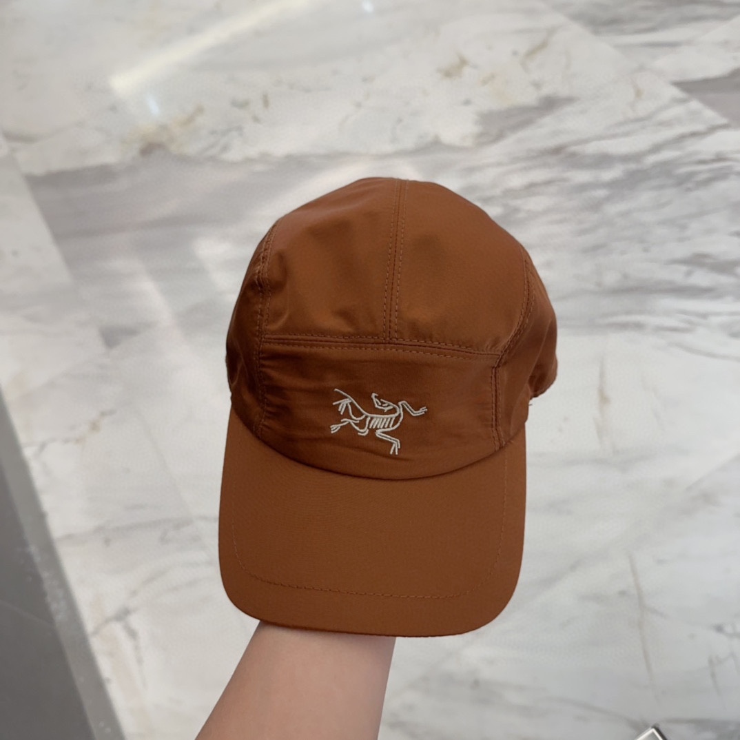 

始祖鸟 新款高版本棒球帽，大牌同步，超好搭配，出货！