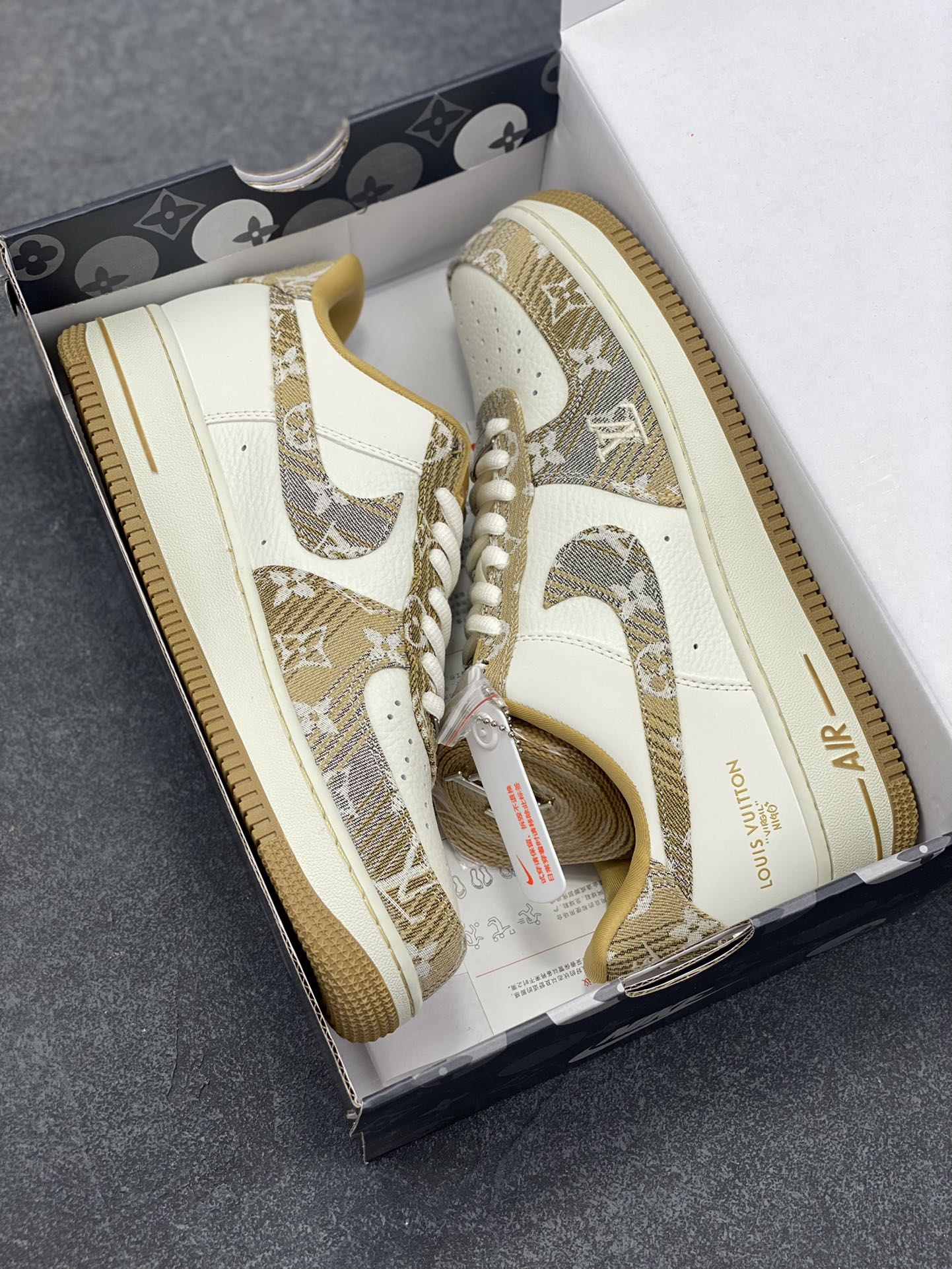 图片[9]-NIke Air Force 1 \’07 Low “LV联名”空军一号 低帮 运动鞋 休闲鞋 折边针车 工艺难度大 原楦头原纸板 原装鞋盒 定制五金配件 内置全掌气垫 原厂鞋底 货号：SC9207-542 尺码：36 36.5 37.5 38 38.5 39 40 40.5 41 42 42.5 43 44 44.5 45-选品中心