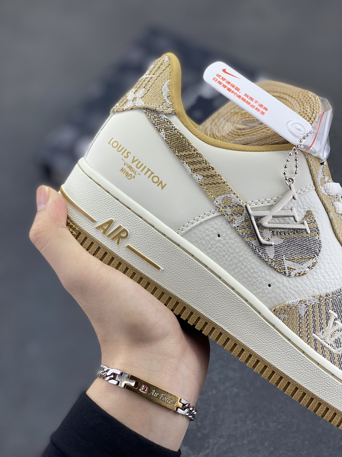 图片[6]-NIke Air Force 1 \’07 Low “LV联名”空军一号 低帮 运动鞋 休闲鞋 折边针车 工艺难度大 原楦头原纸板 原装鞋盒 定制五金配件 内置全掌气垫 原厂鞋底 货号：SC9207-542 尺码：36 36.5 37.5 38 38.5 39 40 40.5 41 42 42.5 43 44 44.5 45-选品中心