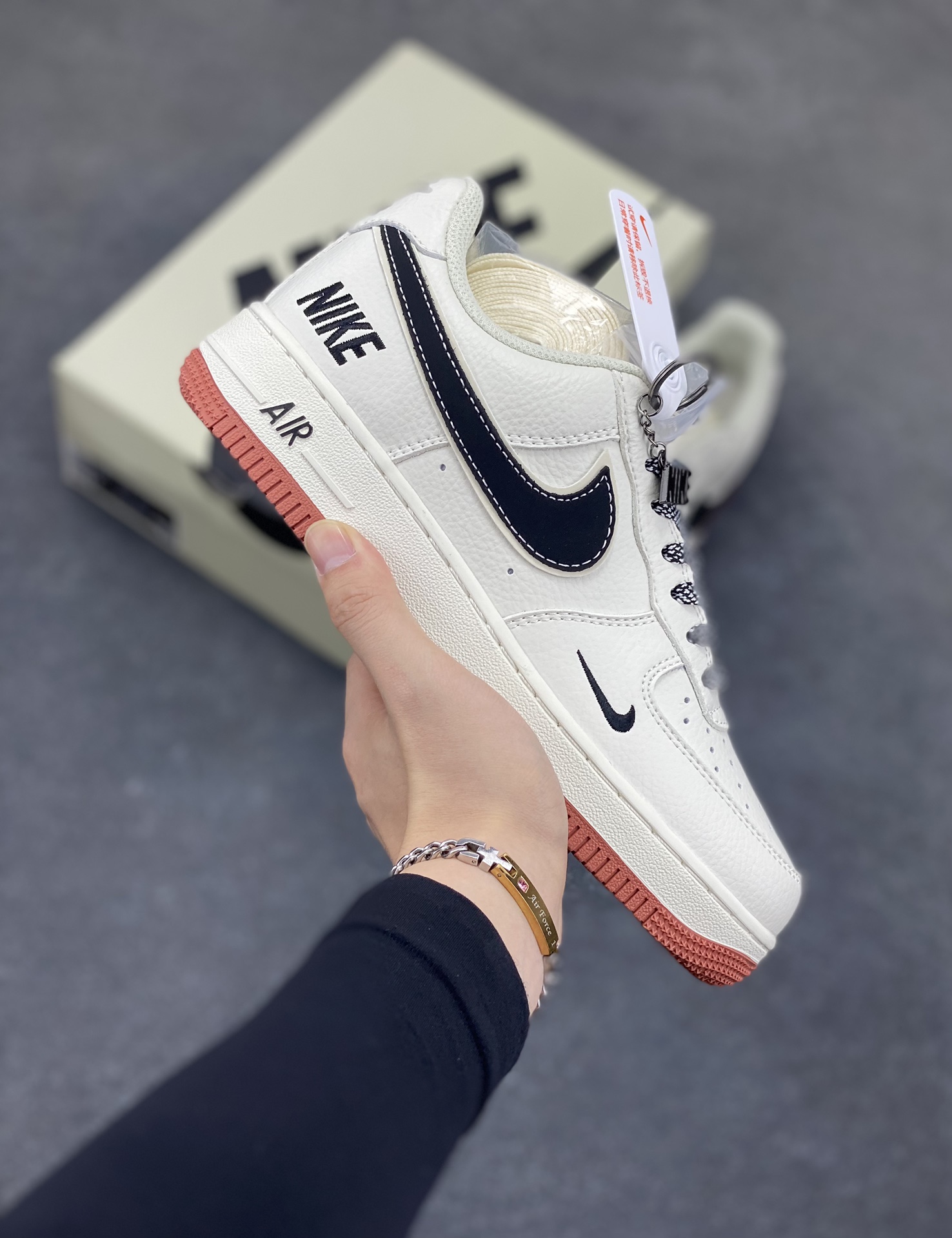 NIke Air Force 1 \’07 Low “NIKE联名——米黑生胶”空军一号 低帮 运动鞋 休闲鞋 折边针车 工艺难度大 原楦头原纸板 原装鞋盒 定制五金配件 内置全掌气垫 原厂鞋底 货号:CS5288-021 尺码:36 36.5 37.5 38 38.5 39 40 40.5 41 42 42.5 43 44 44.5 45-选品中心