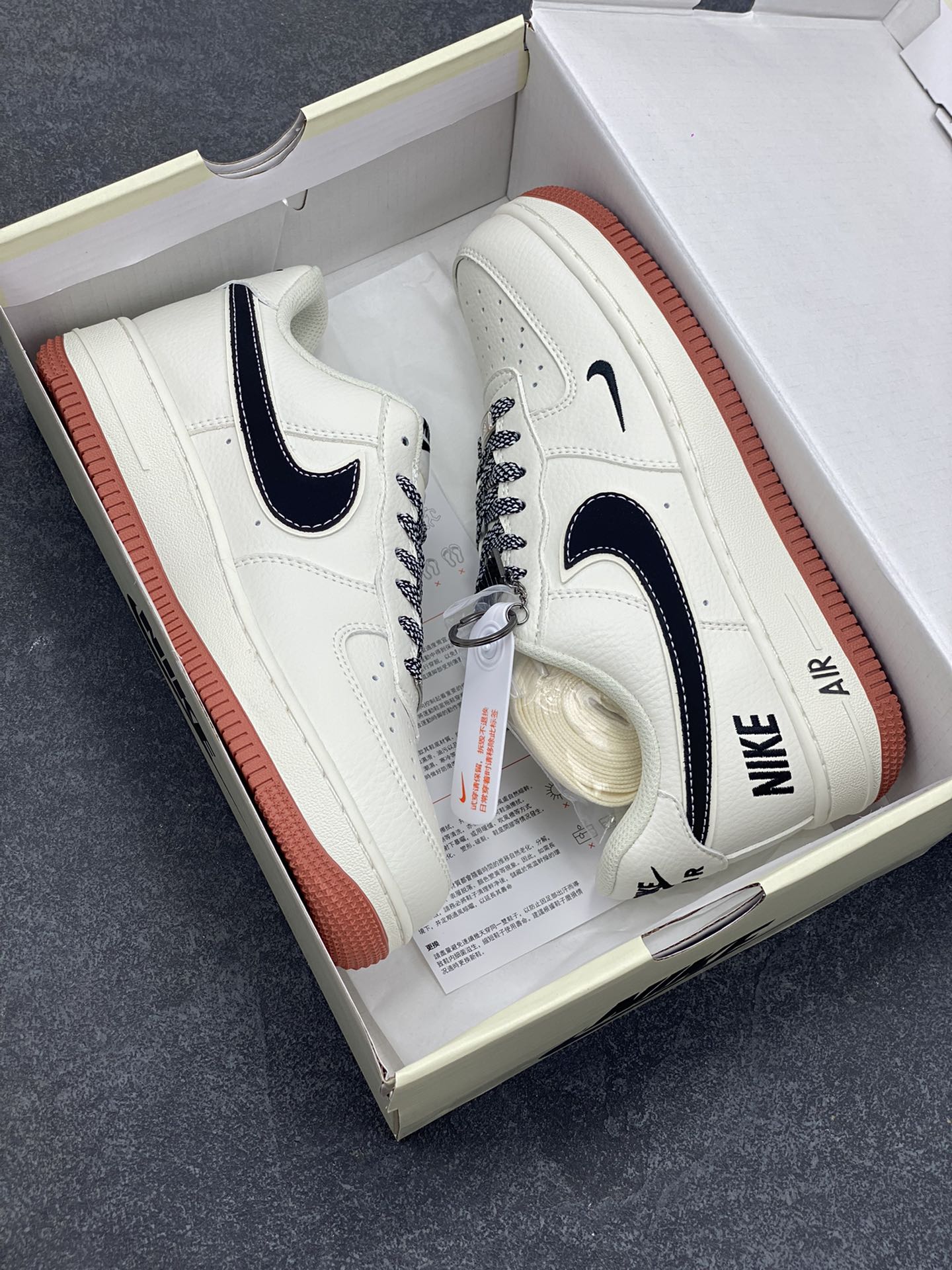 图片[9]-NIke Air Force 1 \’07 Low “NIKE联名——米黑生胶”空军一号 低帮 运动鞋 休闲鞋 折边针车 工艺难度大 原楦头原纸板 原装鞋盒 定制五金配件 内置全掌气垫 原厂鞋底 货号：CS5288-021 尺码：36 36.5 37.5 38 38.5 39 40 40.5 41 42 42.5 43 44 44.5 45-选品中心