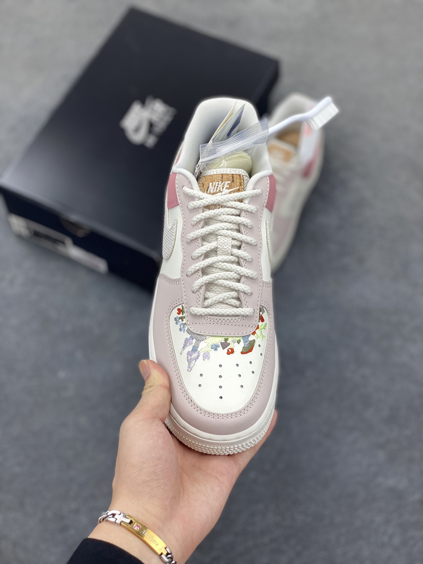 图片[2]-HY版本💯 Air Force 1 Nike Low 白蓝灰 原楦头原纸板 打造纯正空军版型 专注外贸渠道 全掌内置蜂窝气垫 #原盒配件 原厂中底钢印、拉帮完美 货号：IB8874-111 尺码：35.5 36 36.5 37.5 38 38.5 39 40 40.5 41 42 42.5 43-选品中心