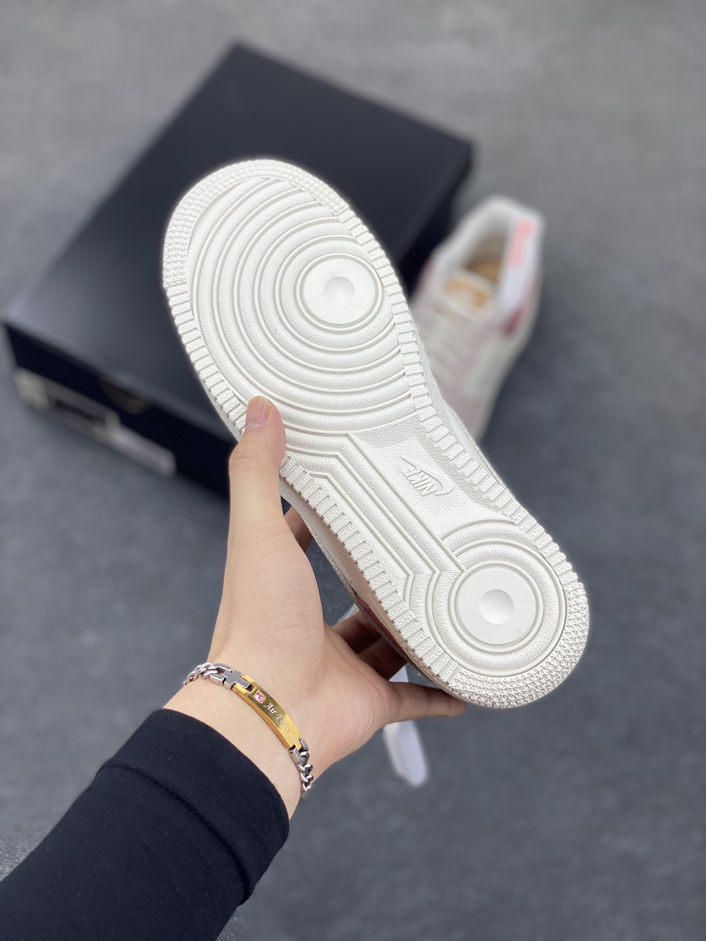 图片[5]-HY版本💯 Air Force 1 Nike Low 白蓝灰 原楦头原纸板 打造纯正空军版型 专注外贸渠道 全掌内置蜂窝气垫 #原盒配件 原厂中底钢印、拉帮完美 货号：IB8874-111 尺码：35.5 36 36.5 37.5 38 38.5 39 40 40.5 41 42 42.5 43-选品中心