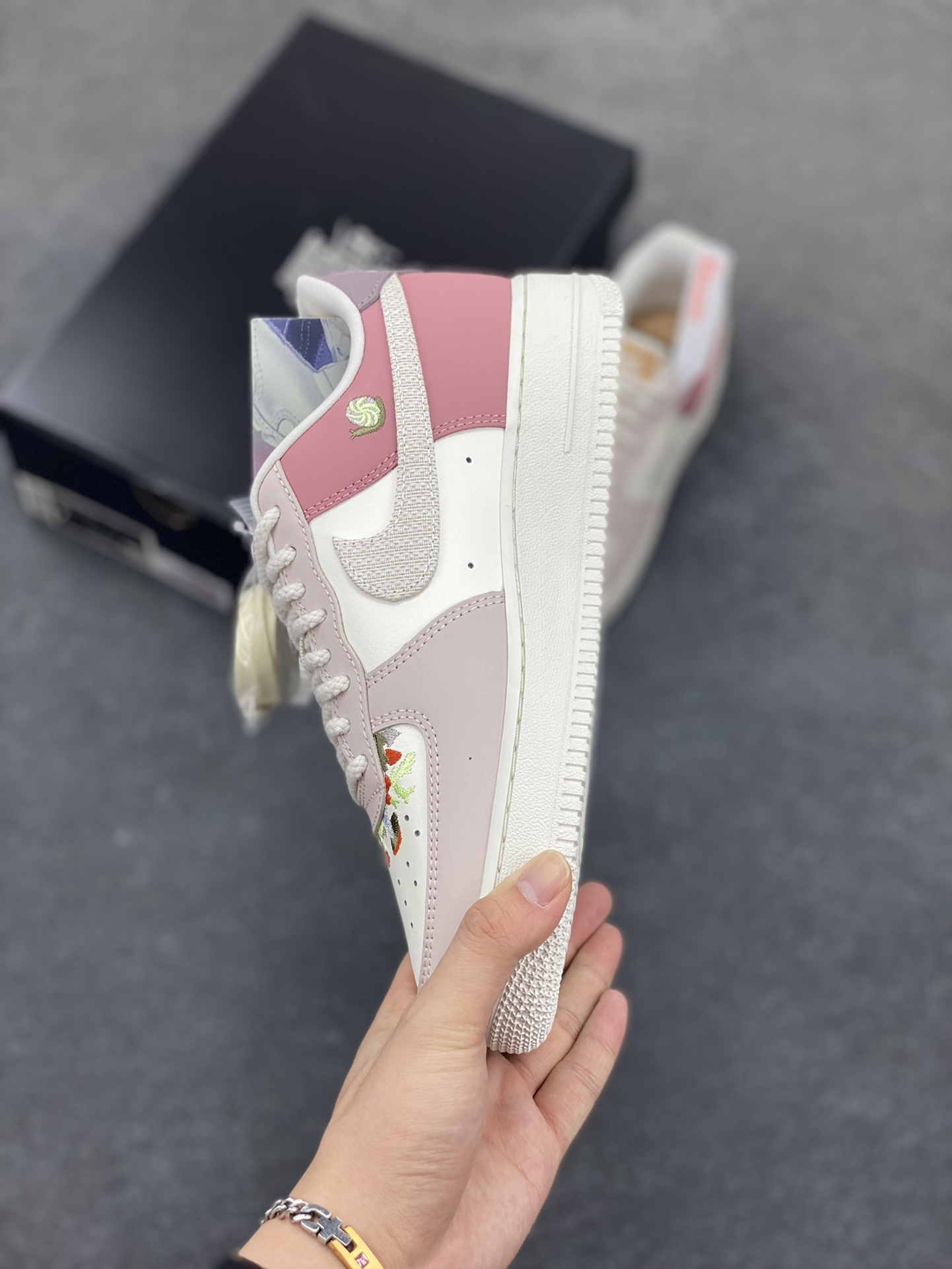 图片[3]-HY版本💯 Air Force 1 Nike Low 白蓝灰 原楦头原纸板 打造纯正空军版型 专注外贸渠道 全掌内置蜂窝气垫 #原盒配件 原厂中底钢印、拉帮完美 货号：IB8874-111 尺码：35.5 36 36.5 37.5 38 38.5 39 40 40.5 41 42 42.5 43-选品中心