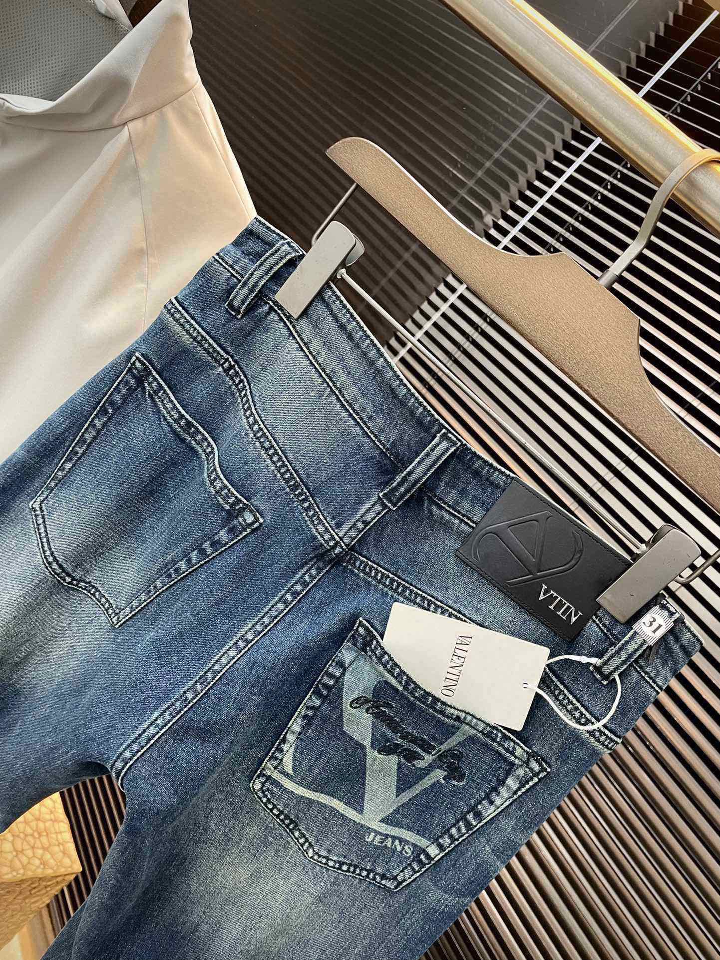 High-Class Italian Cowboy Fabric Jeans for Summer 2025 – Stylish, Comfortable, Innovative Fashion - 图片 8