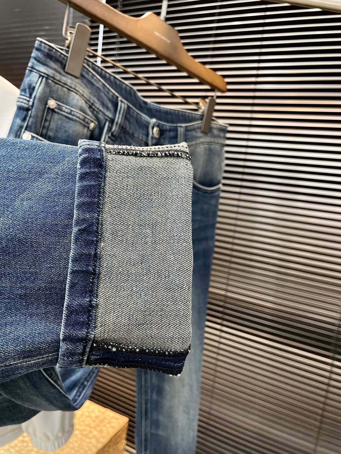 High-Class Italian Cowboy Fabric Jeans for Summer 2025 – Stylish, Comfortable, Innovative Fashion - 图片 5