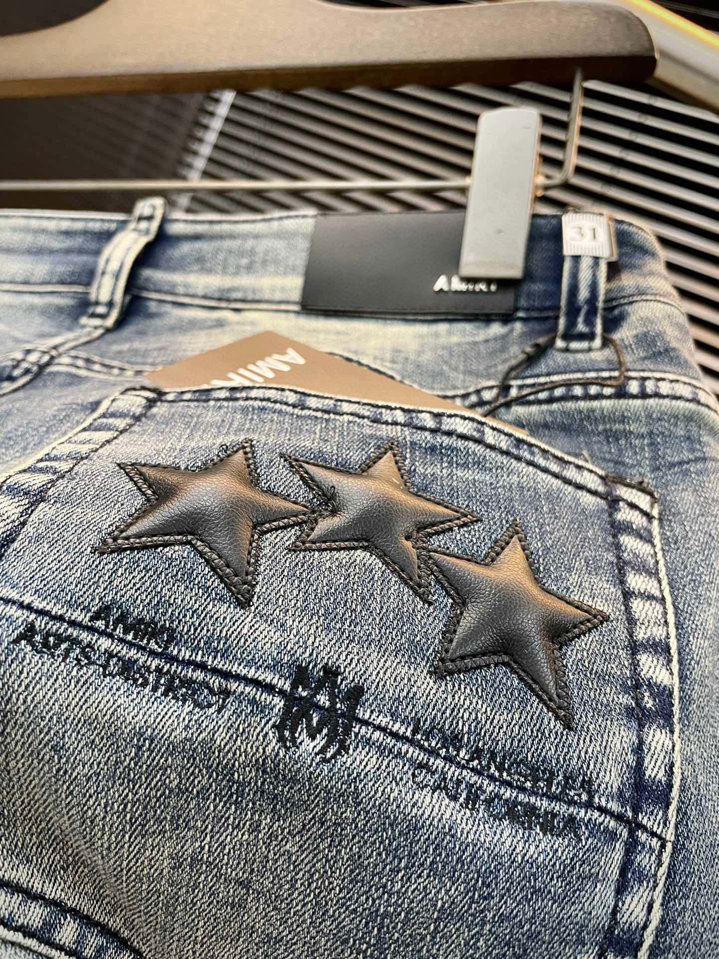Amiri Summer 2025 Jeans: Italian High-Class Cowboy Fabric, Comfortable Softness, Stylish Design - 图片 7