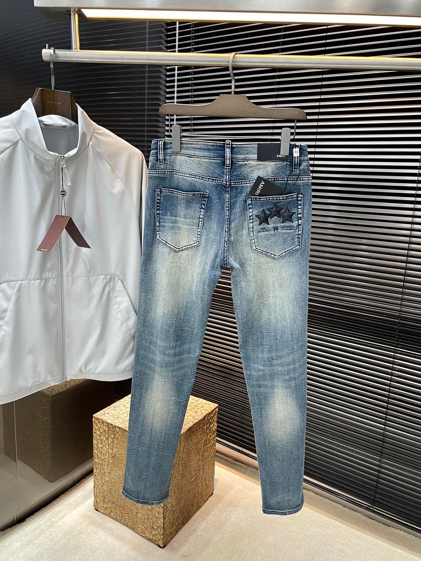 Amiri Summer 2025 Jeans: Italian High-Class Cowboy Fabric, Comfortable Softness, Stylish Design - 图片 9