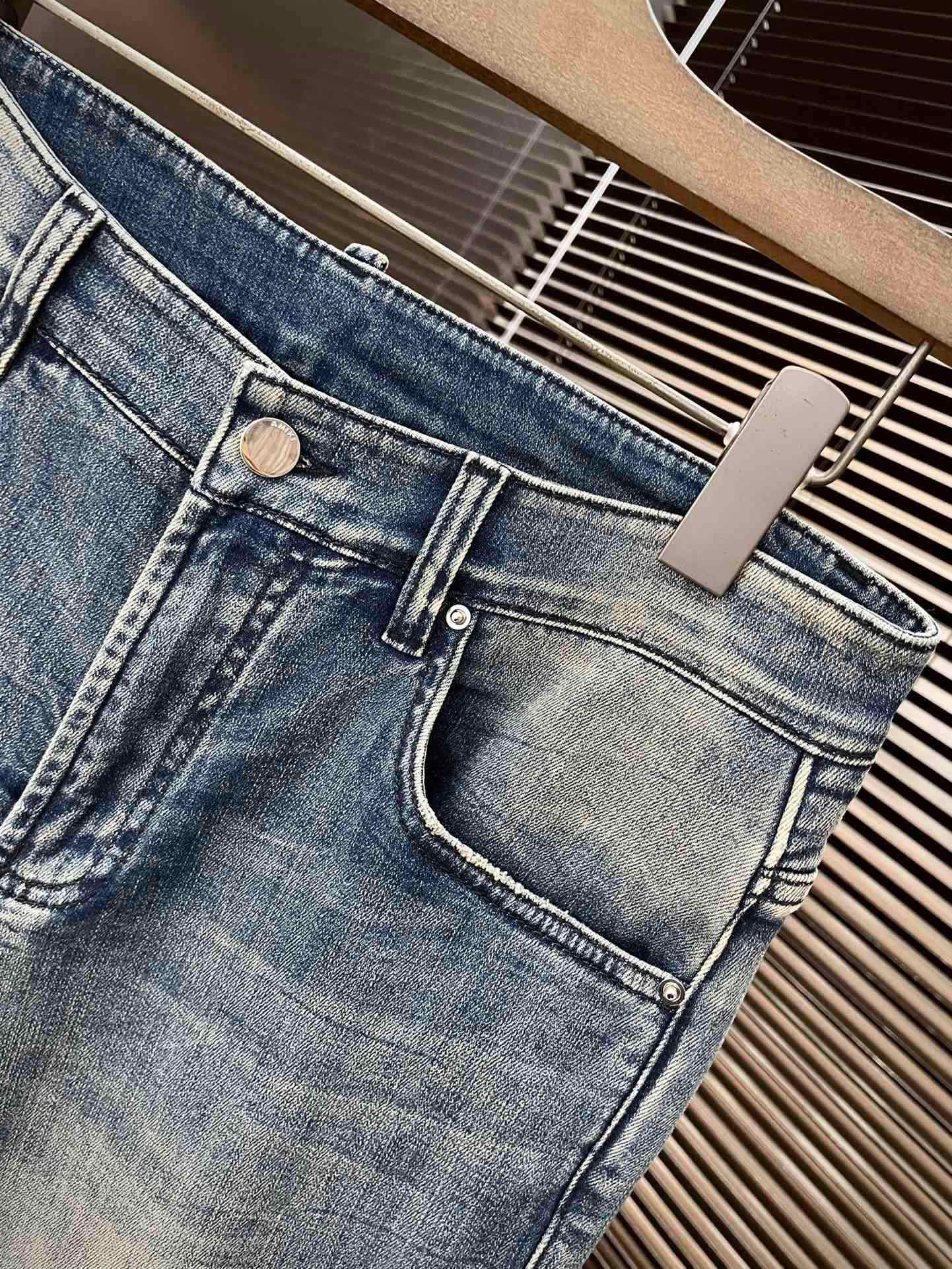 Amiri Summer 2025 Jeans: Italian High-Class Cowboy Fabric, Comfortable Softness, Stylish Design - 图片 3