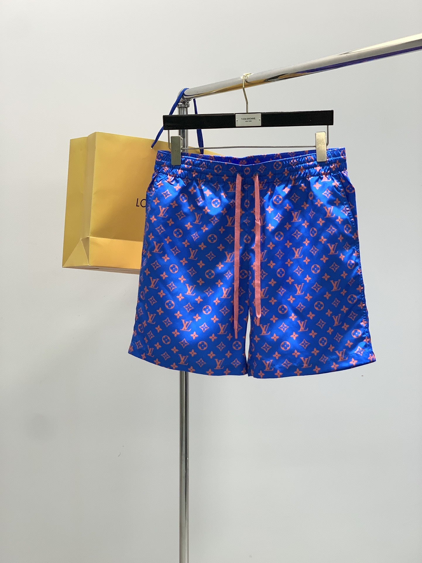 衣服,短裤,LouisVuitton 路易威登,2025夏季最新款,专柜同步有售,原单狠货,时尚休闲套装