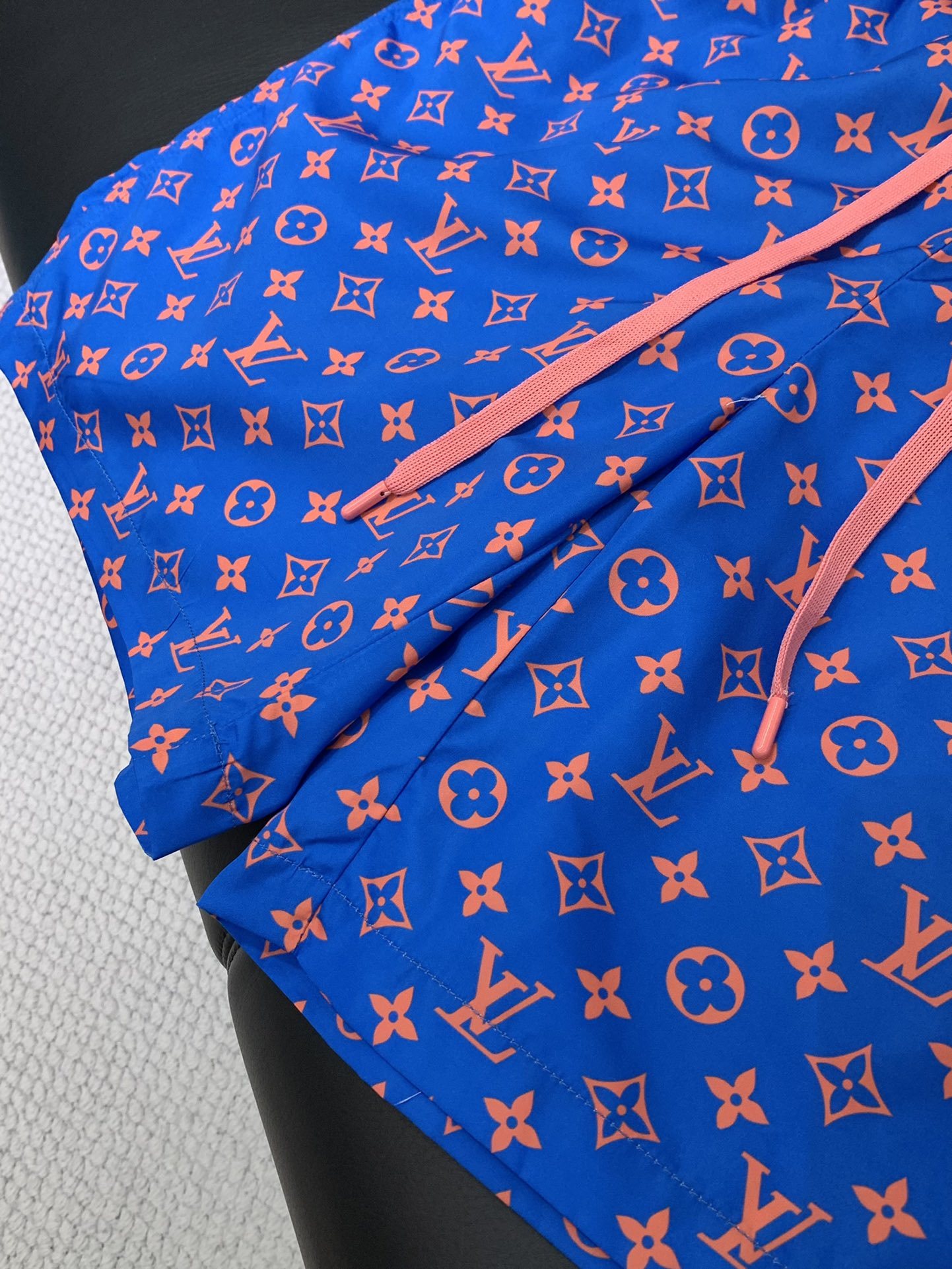 衣服,短裤,LouisVuitton 路易威登,2025夏季最新款,专柜同步有售,原单狠货,时尚休闲套装