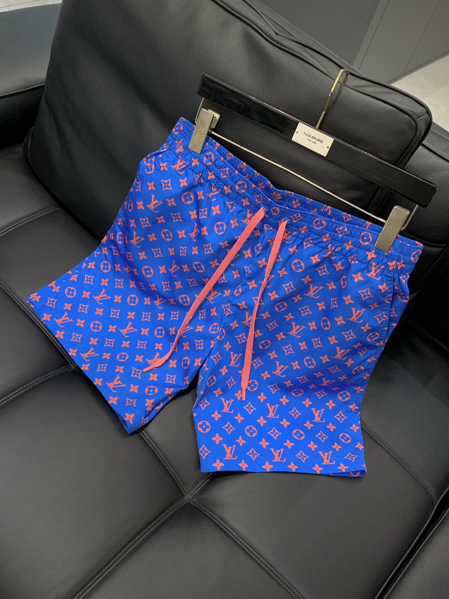 衣服,短裤,LouisVuitton 路易威登,2025夏季最新款,专柜同步有售,原单狠货,时尚休闲套装
