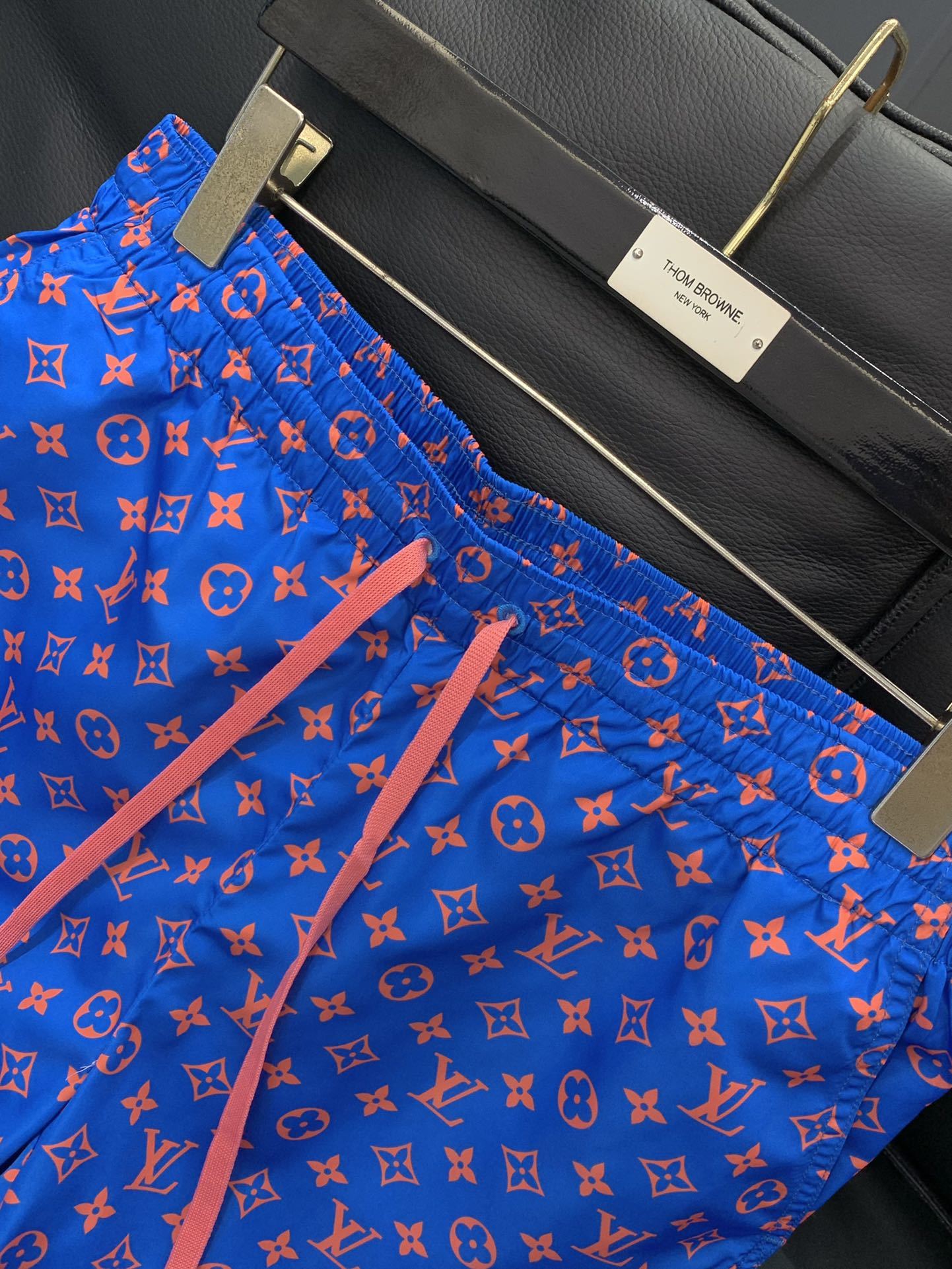 衣服,短裤,LouisVuitton 路易威登,2025夏季最新款,专柜同步有售,原单狠货,时尚休闲套装