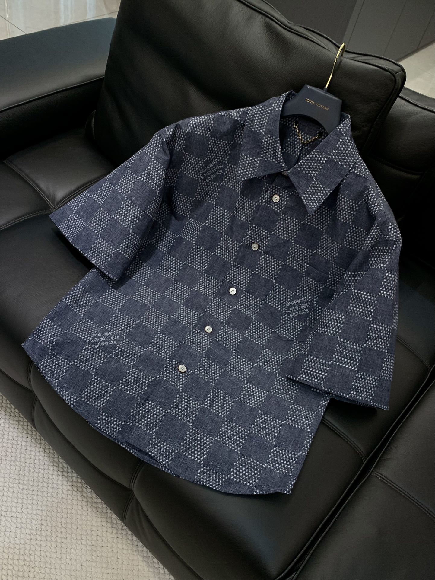 衣服,短裤,LouisVuitton 路易威登,2025夏季最新款,专柜同步有售,原单狠货,时尚休闲套装