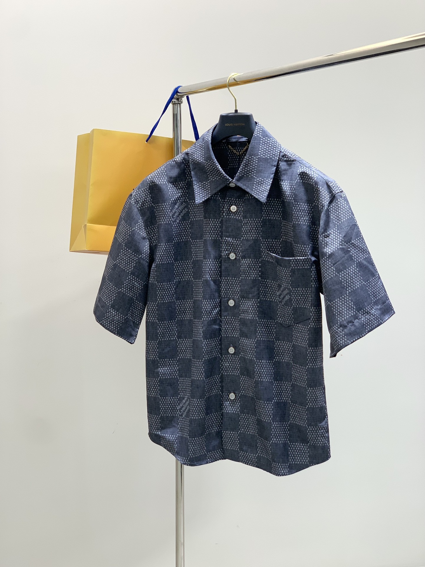 衣服,短裤,LouisVuitton 路易威登,2025夏季最新款,专柜同步有售,原单狠货,时尚休闲套装