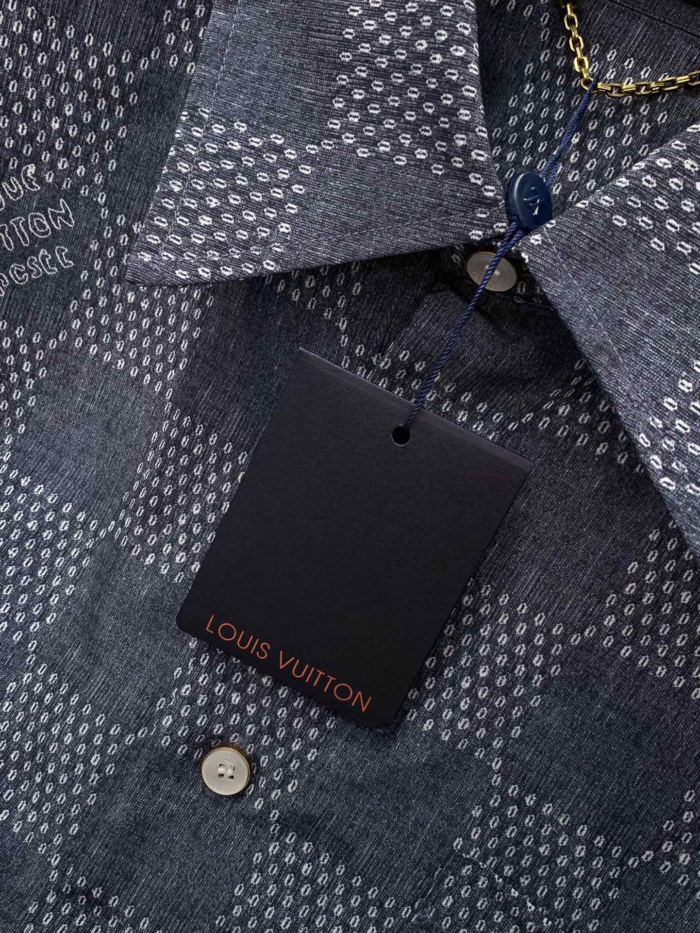 衣服,短裤,LouisVuitton 路易威登,2025夏季最新款,专柜同步有售,原单狠货,时尚休闲套装