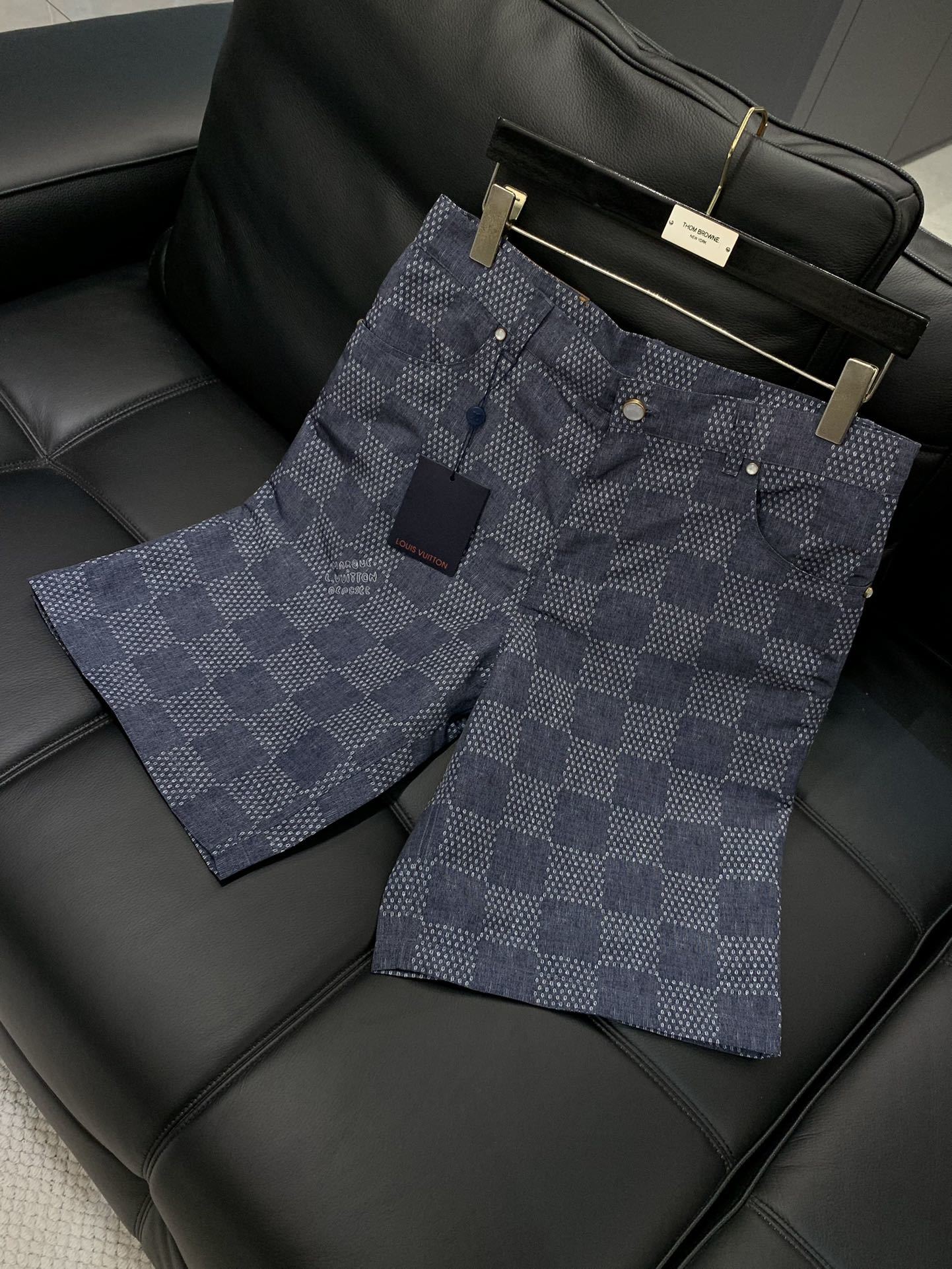 衣服,短裤,LouisVuitton 路易威登,2025夏季最新款,专柜同步有售,原单狠货,时尚休闲套装