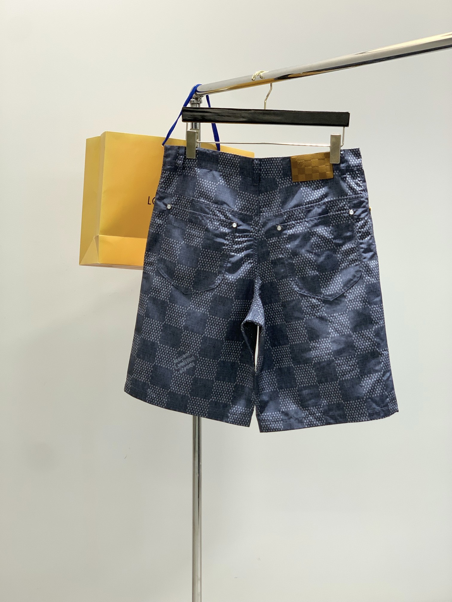 衣服,短裤,LouisVuitton 路易威登,2025夏季最新款,专柜同步有售,原单狠货,时尚休闲套装