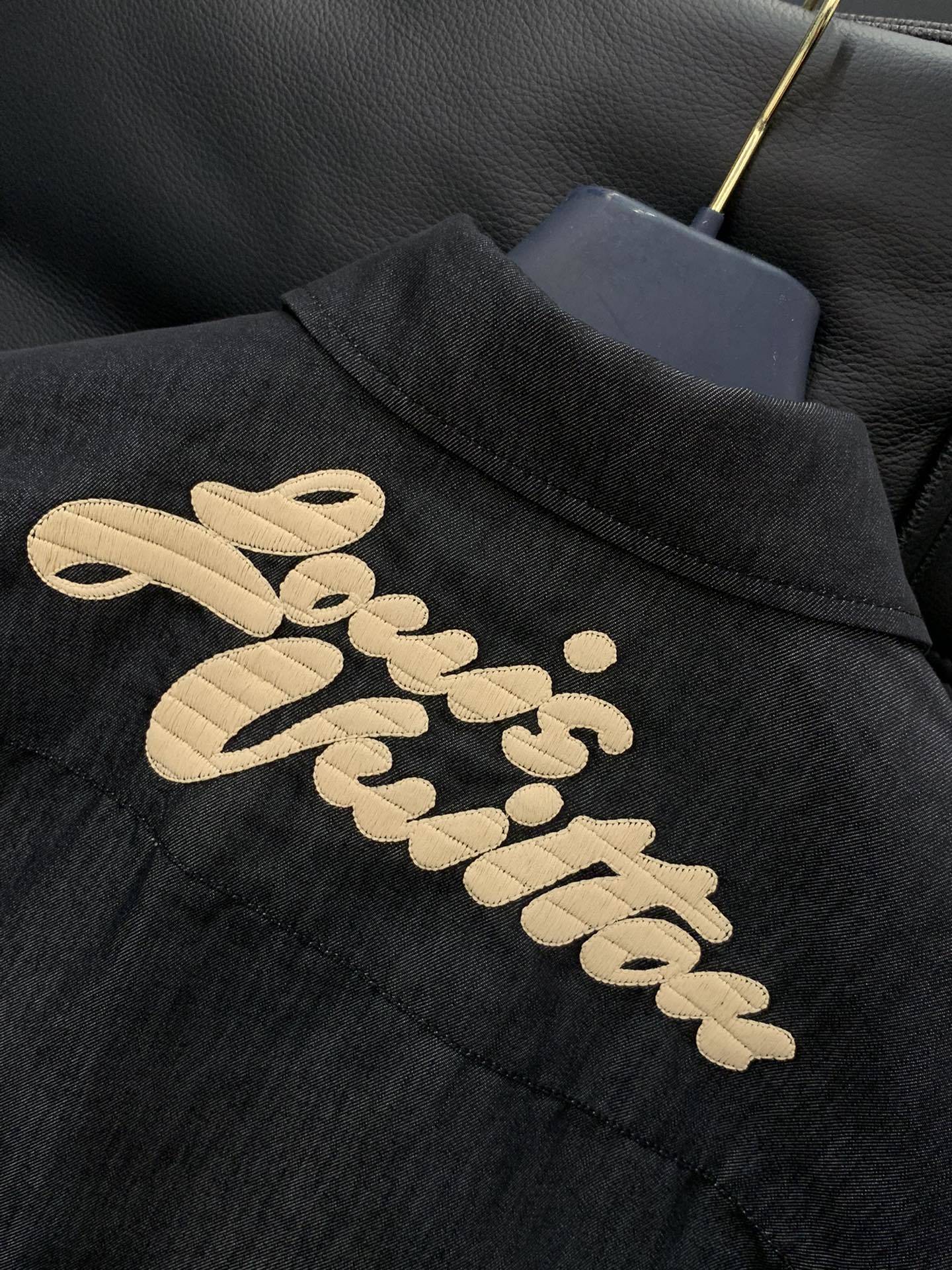 衣服,短裤,LouisVuitton 路易威登,2025夏季最新款,专柜同步有售,原单狠货,时尚休闲套装