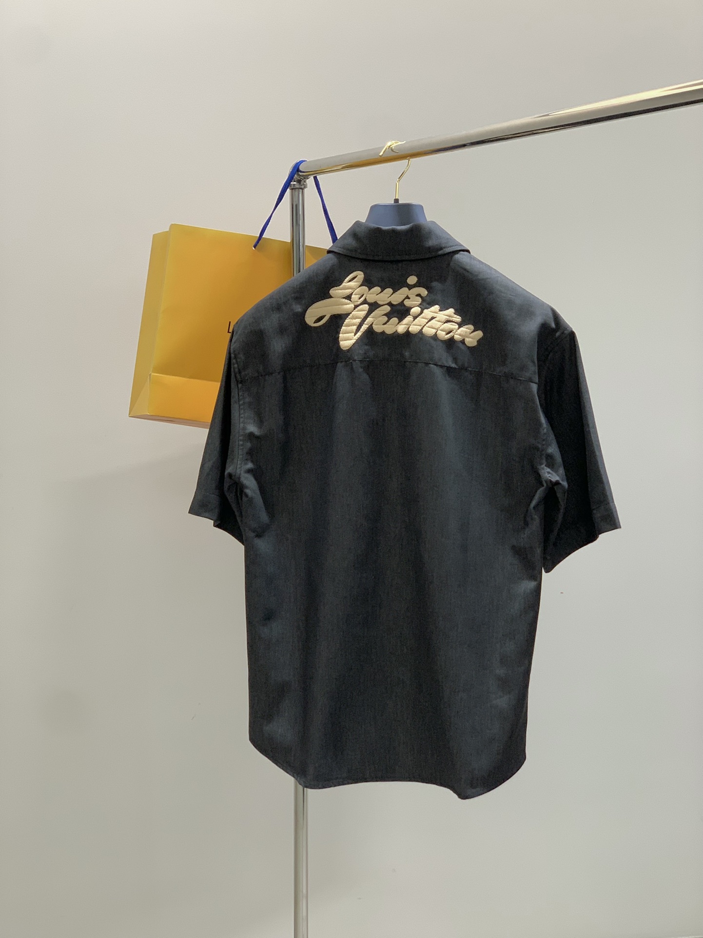 衣服,短裤,LouisVuitton 路易威登,2025夏季最新款,专柜同步有售,原单狠货,时尚休闲套装