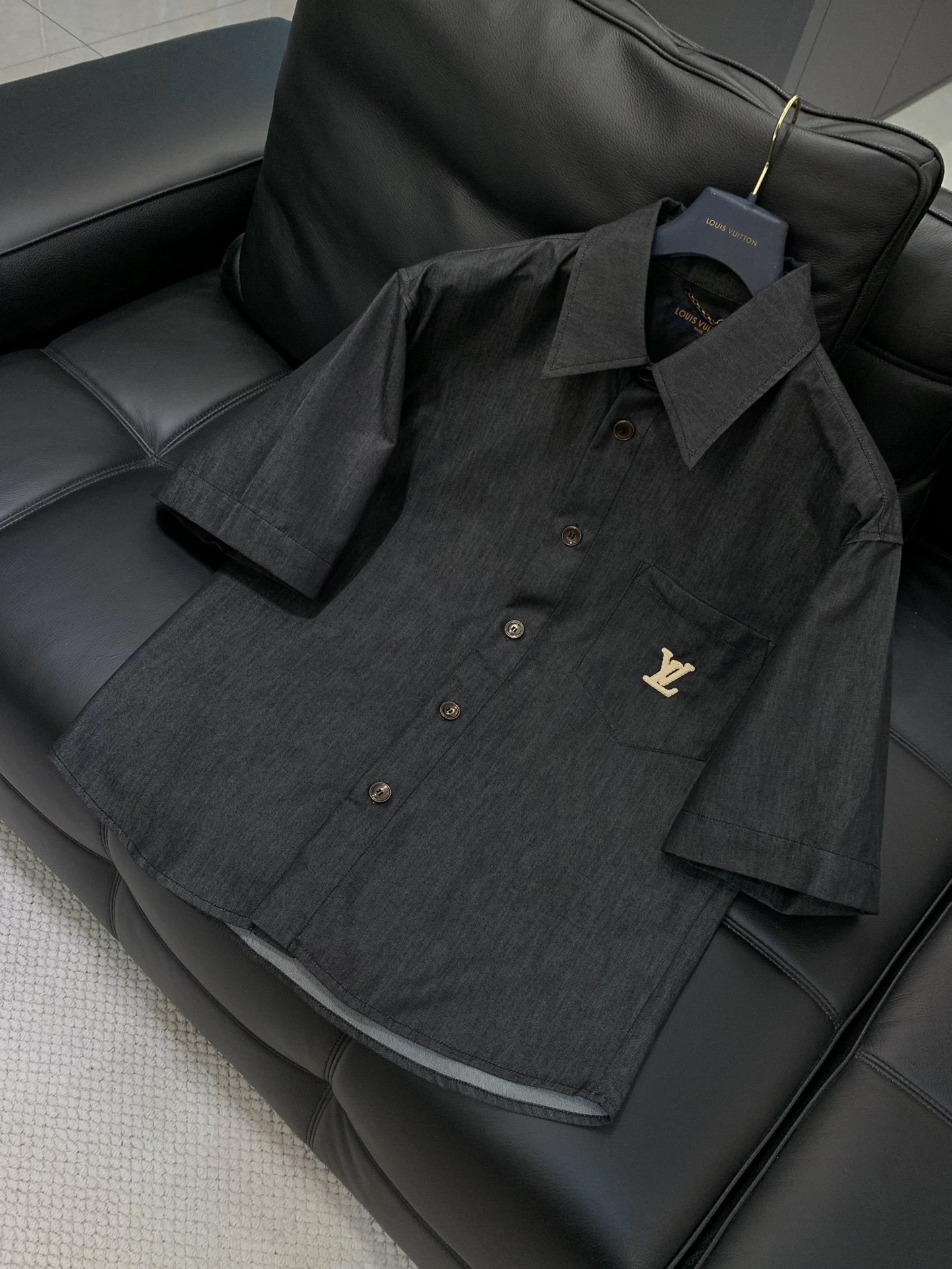 衣服,短裤,LouisVuitton 路易威登,2025夏季最新款,专柜同步有售,原单狠货,时尚休闲套装