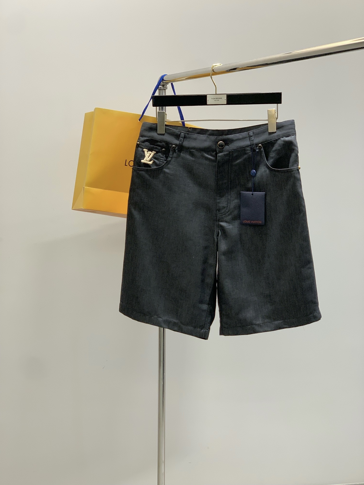 衣服,短裤,LouisVuitton 路易威登,2025夏季最新款,专柜同步有售,原单狠货,时尚休闲套装