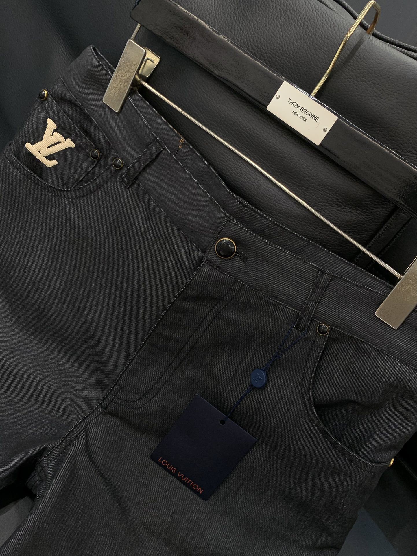 衣服,短裤,LouisVuitton 路易威登,2025夏季最新款,专柜同步有售,原单狠货,时尚休闲套装