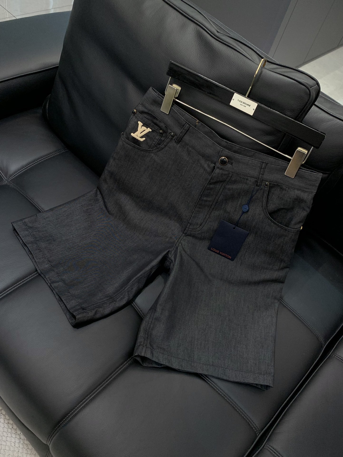 衣服,短裤,LouisVuitton 路易威登,2025夏季最新款,专柜同步有售,原单狠货,时尚休闲套装